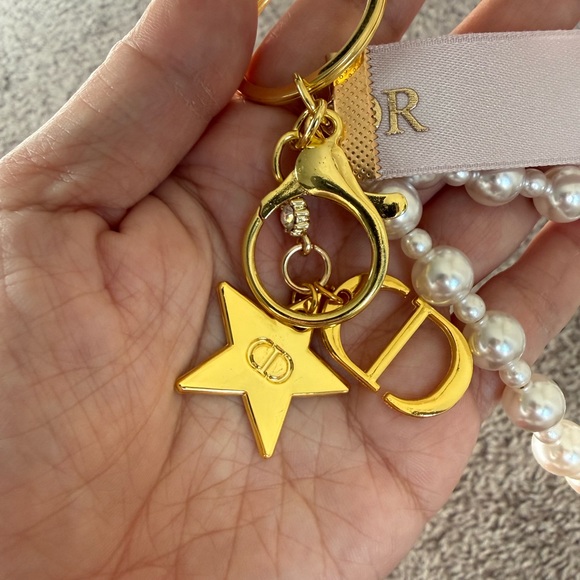 Dior Key Chain - Picture 2 of 6